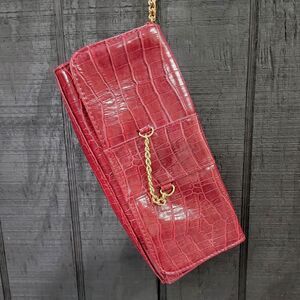 Red Clutch Handbag Purse Wallet Gold Chain Wrist Strap Alligator Swiftie 90s Y2K